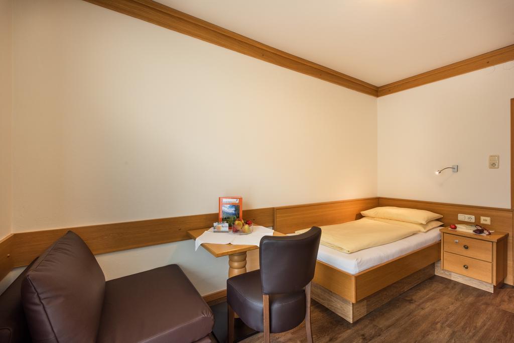 Hotel Alpenhof - New Sauna Area Bad Hofgastein Oda fotoğraf