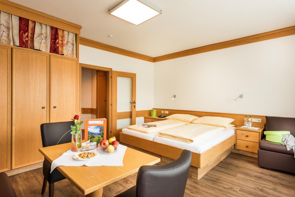 Hotel Alpenhof - New Sauna Area Bad Hofgastein Oda fotoğraf